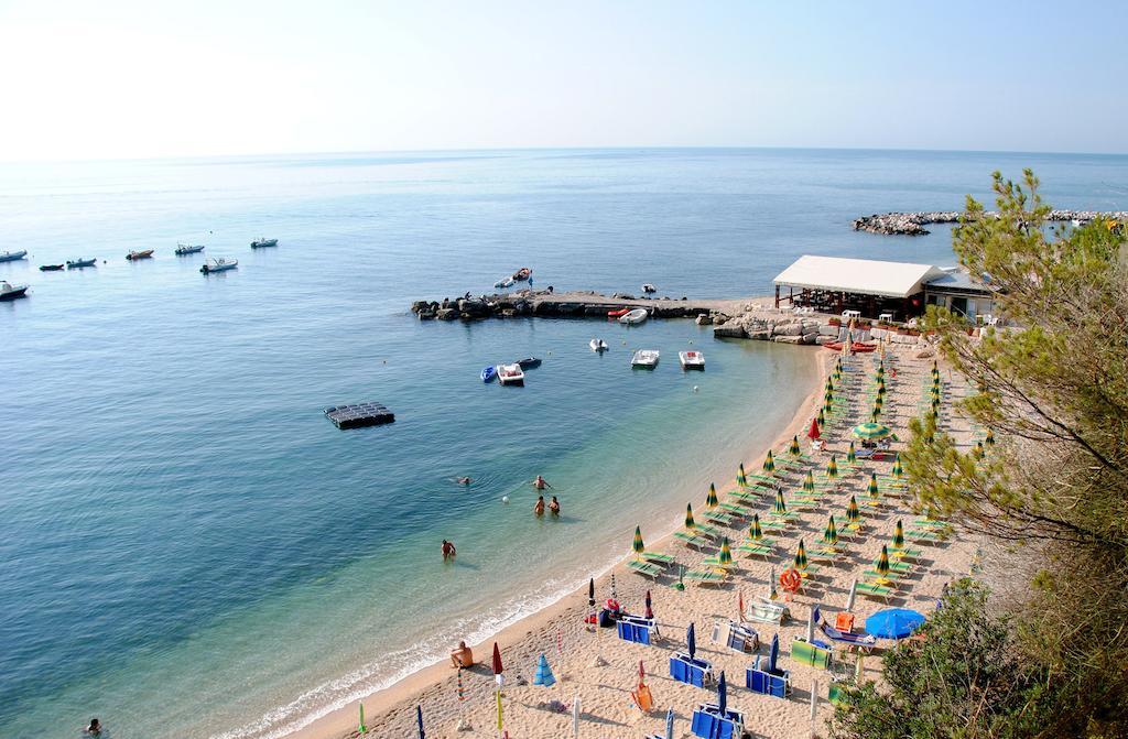 Leonardo Casa Vacanze Villa Матината Екстериор снимка